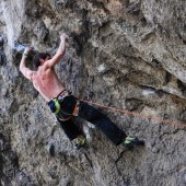 robbie on the crux of an 8a at tres ponts